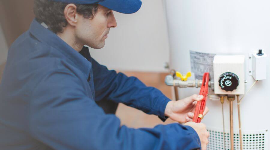 Expert burst pipe repair services in Evansdale, IA